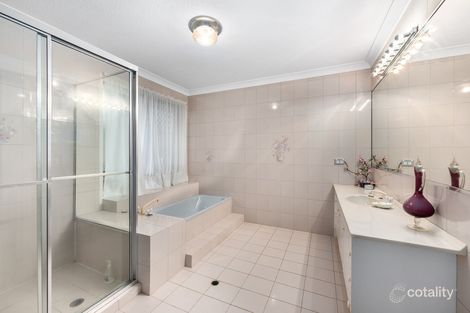 Property photo of 40 Dunkeith Avenue Benowa QLD 4217