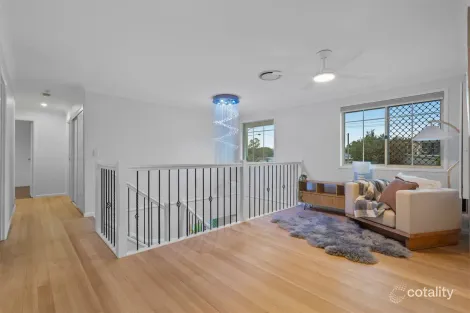 Property photo of 33 Scrub Road Carindale QLD 4152