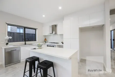 Property photo of 37 Luster Circuit Greenvale VIC 3059