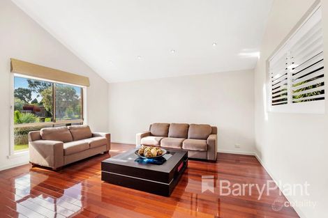 Property photo of 7 Moore Close Mill Park VIC 3082