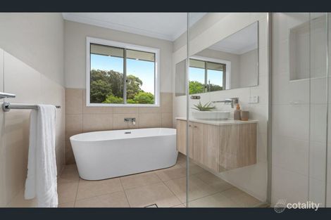 4 Seaside Bvd, Fern Bay, NSW 2295