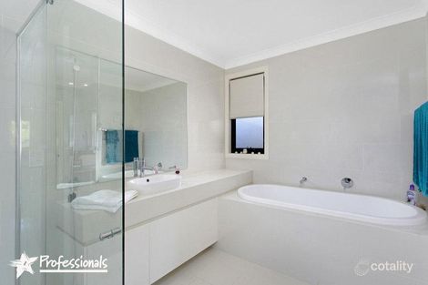 Property photo of 2 Bardo Circuit Revesby Heights NSW 2212