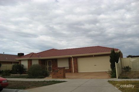 35 Hillcrest Dr, Hillside, VIC 3037