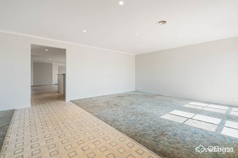 Property photo of 5 Deer Street Deer Park VIC 3023