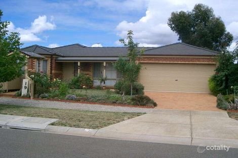 19 Mcquillan Way, Burnside, VIC 3023