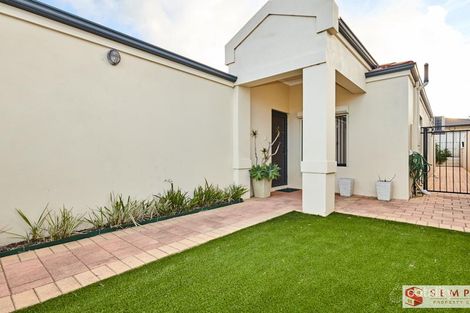 1/231 Hamilton Rd, Coogee, WA 6166