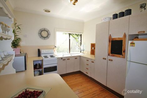 Property photo of 31 Sunnybar Parade Karabar NSW 2620