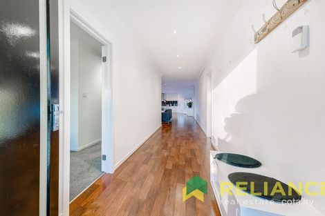 Property photo of 28 Upton Circle Derrimut VIC 3026