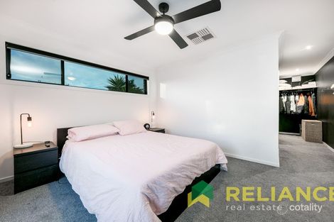 Property photo of 28 Upton Circle Derrimut VIC 3026