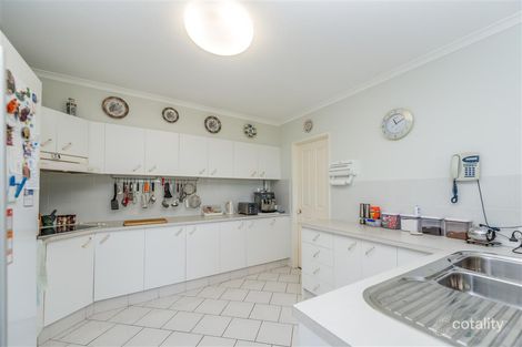 Property photo of 70 Tamworth Drive Helensvale QLD 4212