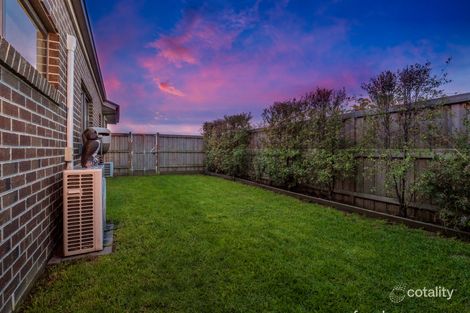 Property photo of 28 Waterways Drive Cranbourne North VIC 3977