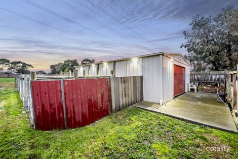 Property photo of 16 Raisell Road Cranbourne West VIC 3977