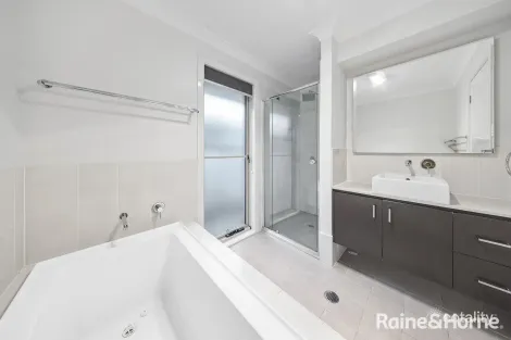 Property photo of 7 Larkin Street Bardia NSW 2565