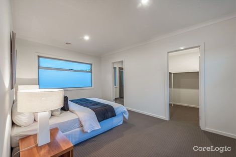 Property photo of 2/9 Hughes Parade Reservoir VIC 3073