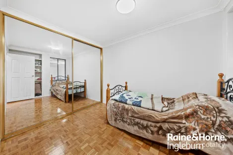 Property photo of 25 Mimulus Place Macquarie Fields NSW 2564