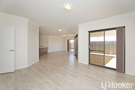 Property photo of 10 Jennerae Bend Halls Head WA 6210