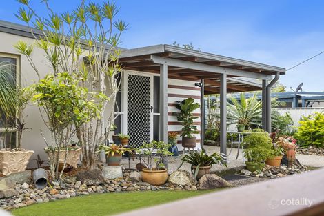 Property photo of 32 Ranald Avenue Ningi QLD 4511