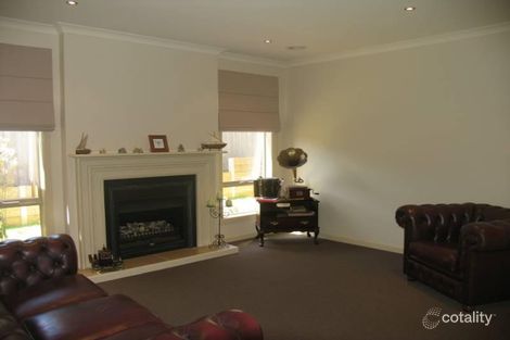 Property photo of 4 Paddington Terrace Berwick VIC 3806