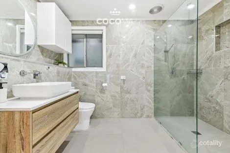 Property photo of 4 Elmbank Drive Keysborough VIC 3173