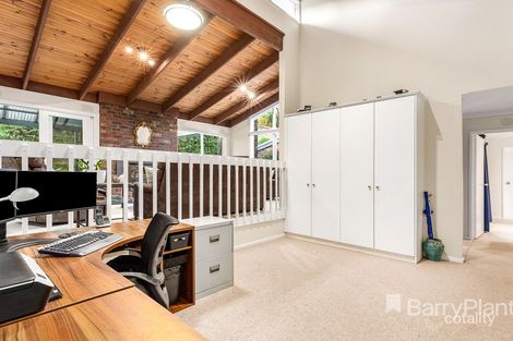 Property photo of 30 Marlow Place Eltham VIC 3095