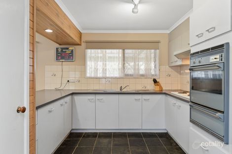 Property photo of 27 Dorchester Crescent Carrum Downs VIC 3201