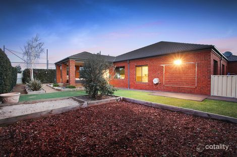 Property photo of 4 Ivan James Place Caroline Springs VIC 3023