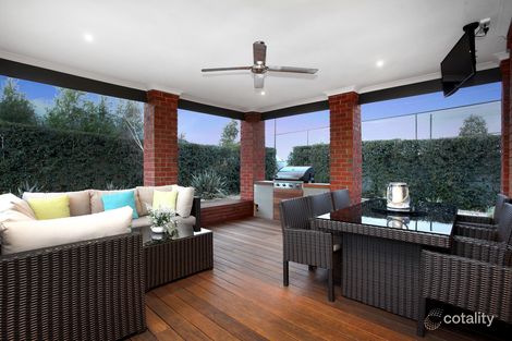 Property photo of 4 Ivan James Place Caroline Springs VIC 3023