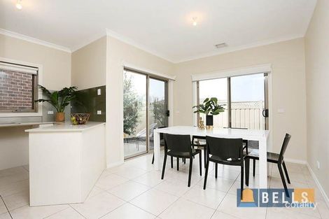 Property photo of 1/4 Darlington Grove Sydenham VIC 3037