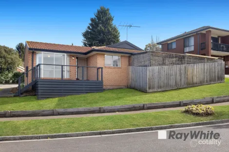 Property photo of 1/34 John Hunter Drive Endeavour Hills VIC 3802