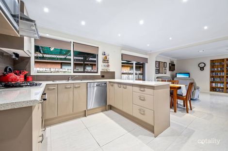 Property photo of 16 Loxwood Avenue Keysborough VIC 3173