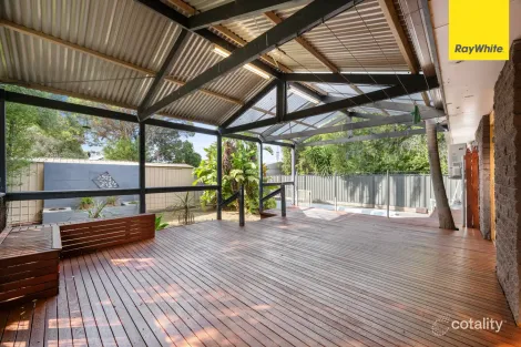 Property photo of 40 Marina Drive Melton VIC 3337