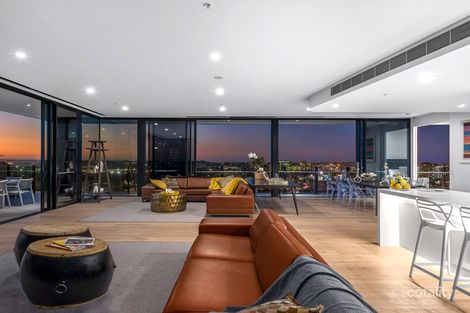 Property photo of 1601/477 Boundary Street Spring Hill QLD 4000