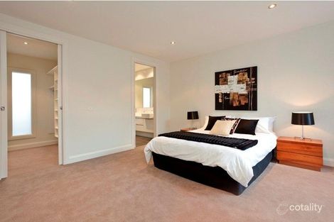 Property photo of 2/31 Munro Street Kew East VIC 3102