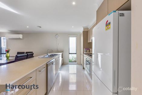 Property photo of 28 Giverny Close Burnside Heights VIC 3023