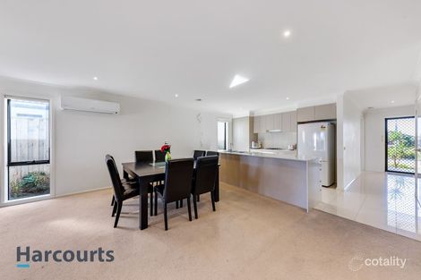 Property photo of 28 Giverny Close Burnside Heights VIC 3023