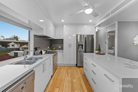 Property photo of 8 Arura Street Mansfield QLD 4122