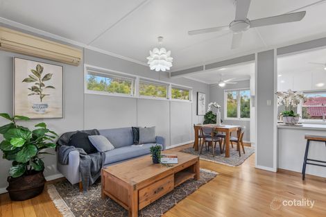 Property photo of 8 Arura Street Mansfield QLD 4122