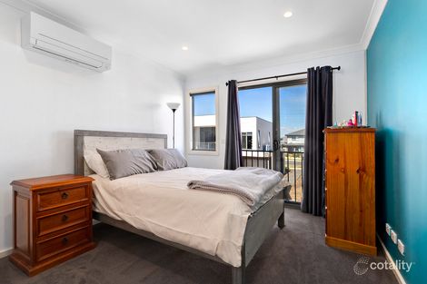 Property photo of 7 Queenie Way Cranbourne West VIC 3977