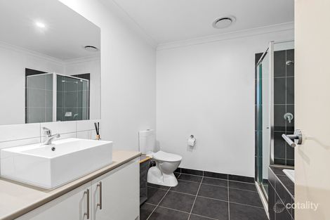 Property photo of 7 Queenie Way Cranbourne West VIC 3977