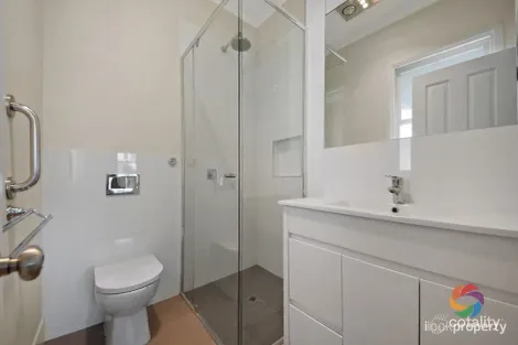 Property photo of 21 Harrogate Street Woolloongabba QLD 4102