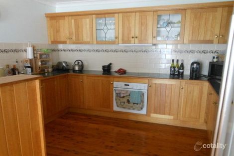 Property photo of 17 Hargreaves Crescent Young NSW 2594