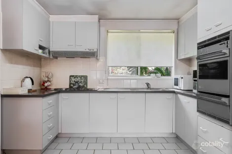 Property photo of 24 Kincumber Drive Croydon VIC 3136