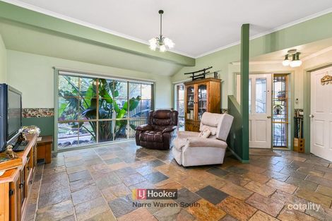 Property photo of 5 Loganberry Close Cranbourne North VIC 3977