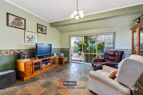 Property photo of 5 Loganberry Close Cranbourne North VIC 3977