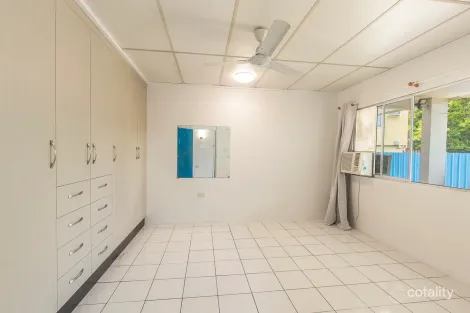 Property photo of 2/9 Tingha Street Cranbrook QLD 4814