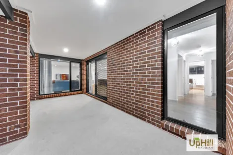 Property photo of 4 Hollybush Avenue Clyde VIC 3978