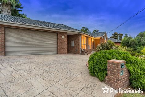 4 Wyuna Walk, Mooroolbark, VIC 3138