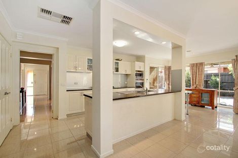 Property photo of 5 Darnley Way Mooroolbark VIC 3138