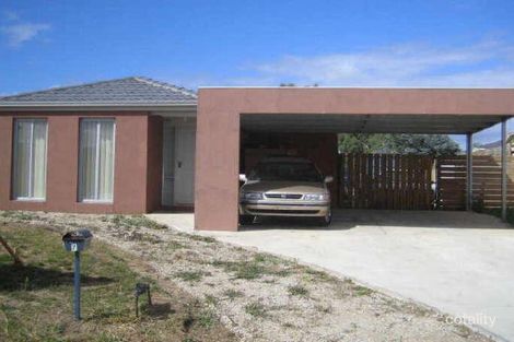 7 Providence Dr, Cranbourne West, VIC 3977