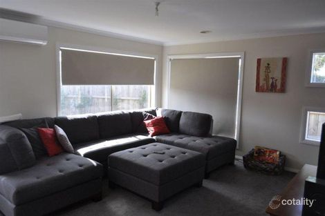 Property photo of 1 Chloe Court Cranbourne West VIC 3977